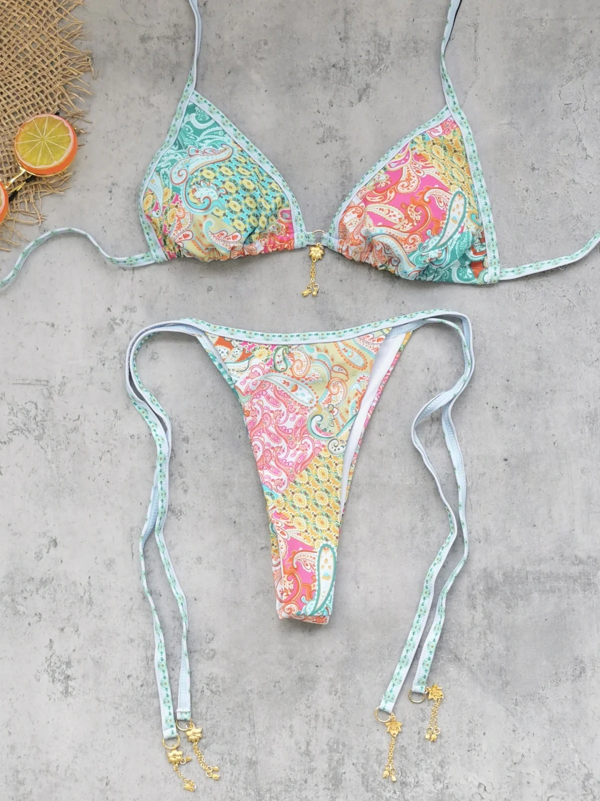 Conjunto de Bikini con estampado Floral verde Retro para mujer, microbañador con realce de flores de Metal, traje de baño brasileño para playa, traje de baño con Tanga 2025