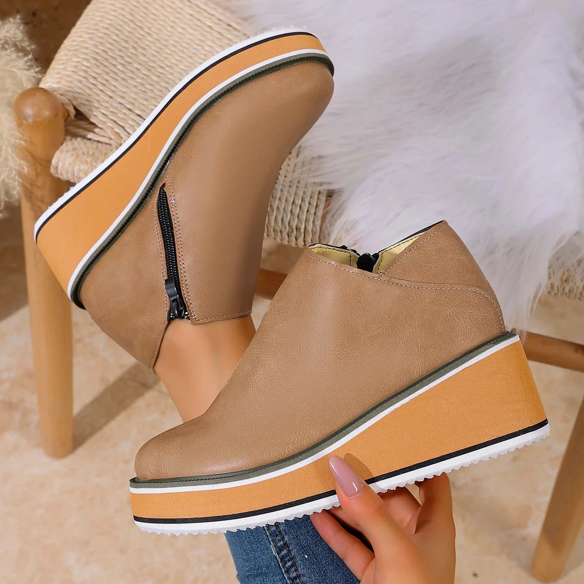 2025 Botas De tobillo para Mujer, moda informal, Tacón De Cuña, plataforma, zapatos De diseñador para Mujer, Botas cortas De tacón alto para otoño, Botas De Mujer