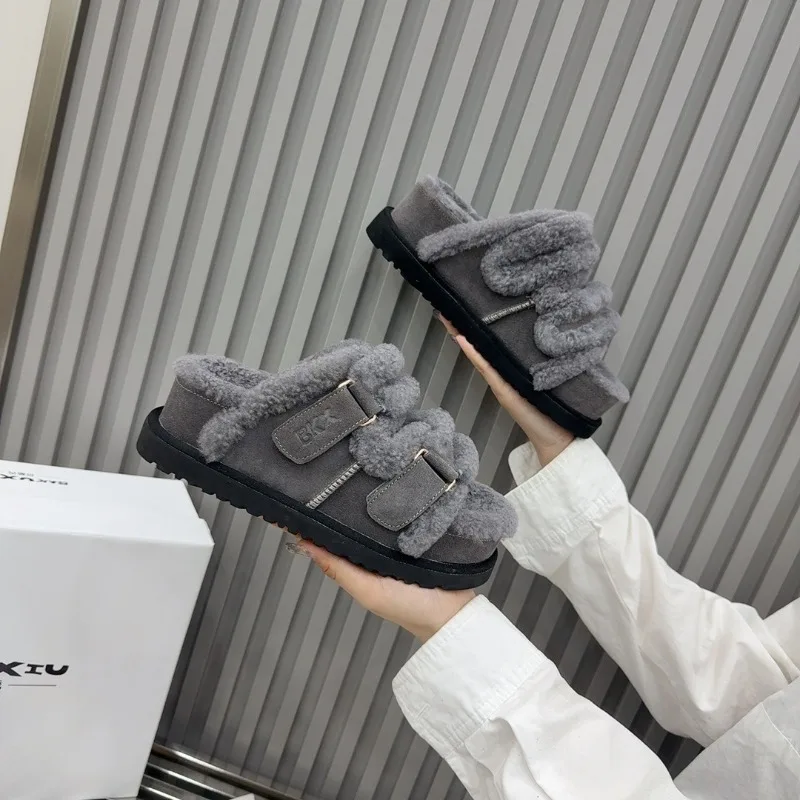 

Высококачественные хит продаж, меховые тапочки, женская обувь на плоской подошве, короткие плюшевые зимние ботинки на платформе, коллекция 2024, зимние удобные домашние шлепанцы