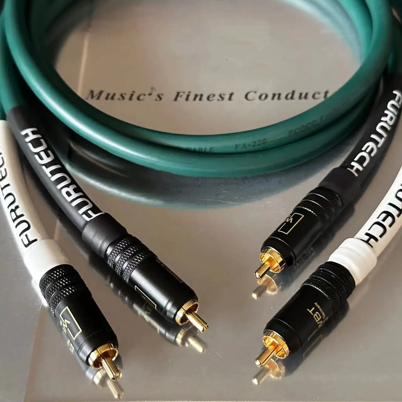 One pair FURUTECH FA-220 fever grade double lotus audio cable audio power amplifier CD tube amplifier two to two RCA signal line