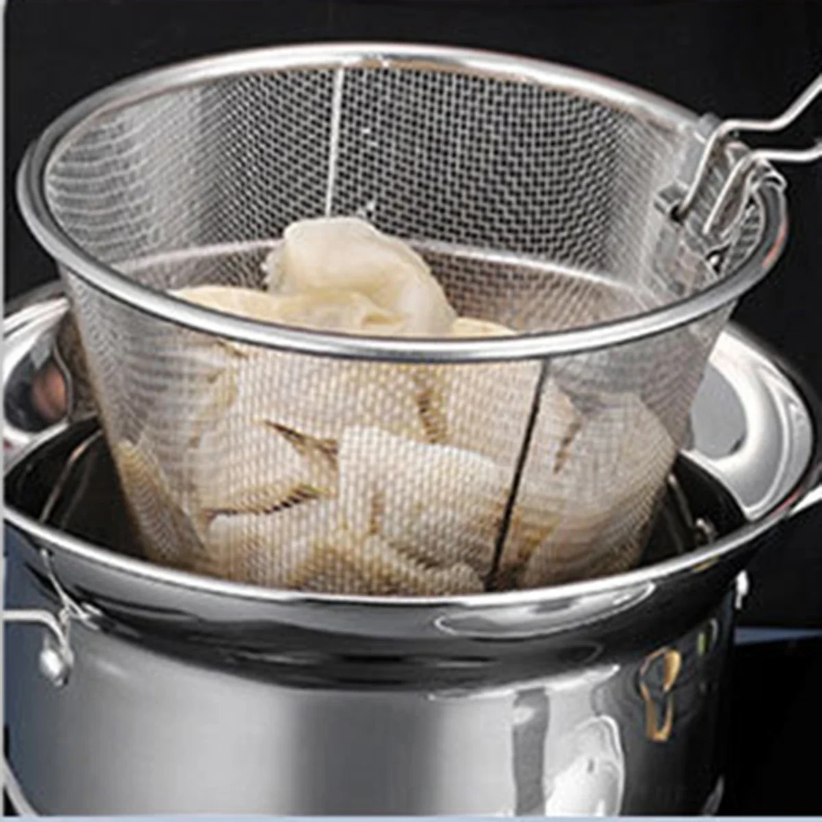 1pc stainless steel mesh strainer Lo mein scoop deep fried mesh frying basket deep fried looped French fries kitchen folding thi