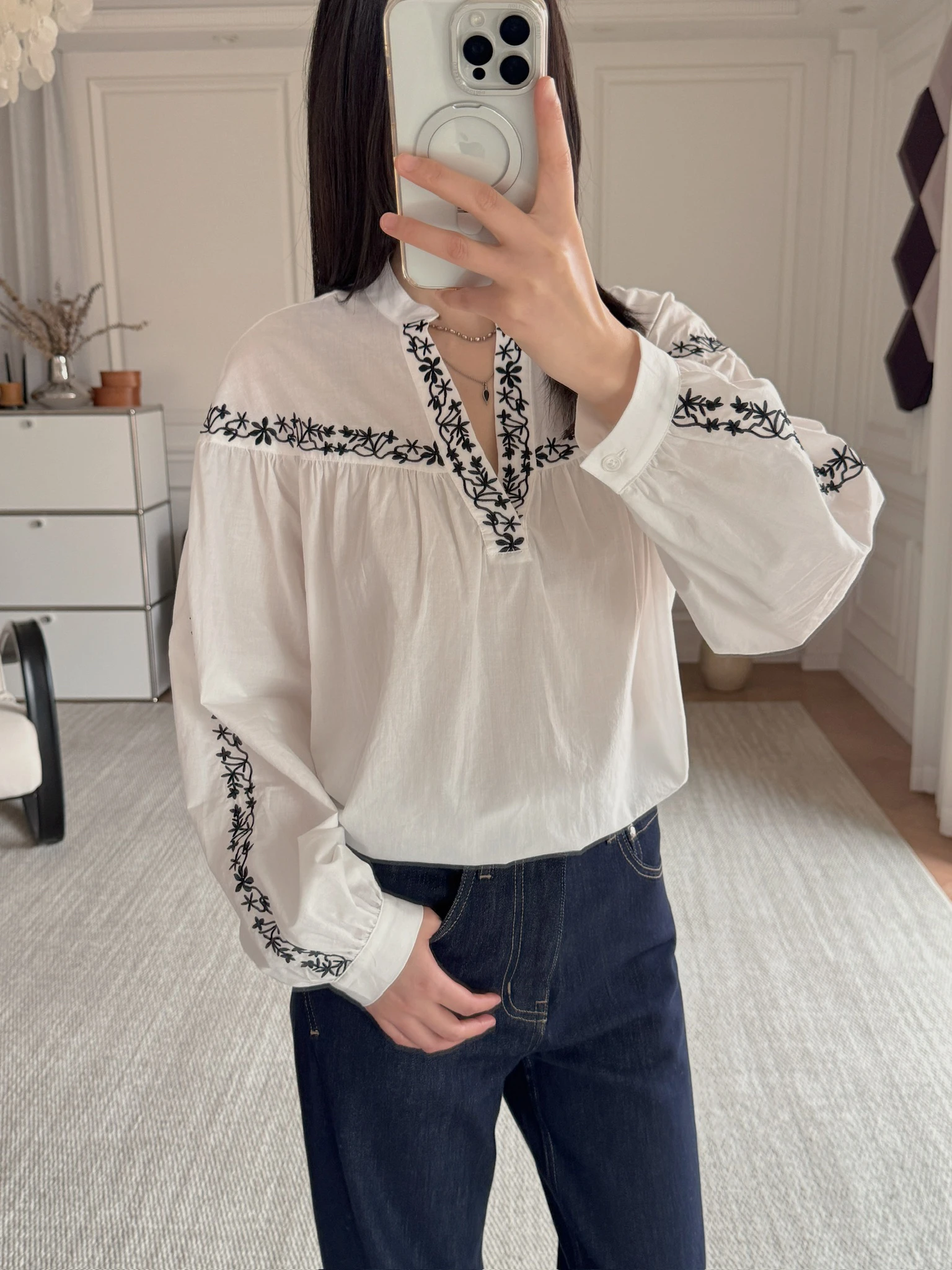 

Женская хлопковая рубашка в богемном стиле с V-образным вырезом, свободного кроя, с вышивкой, повседневная, модная, с длинным рукавом, приятная к телу, дышащая.