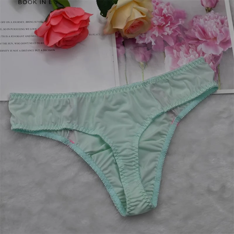 ملابس داخلية للمثليين سيسي سراويل داخلية مرنة من الحرير الجليدي للرجال ملابس داخلية مثيرة حريرية ملابس داخلية مثيرة منخفضة الخصر Tangas Thong