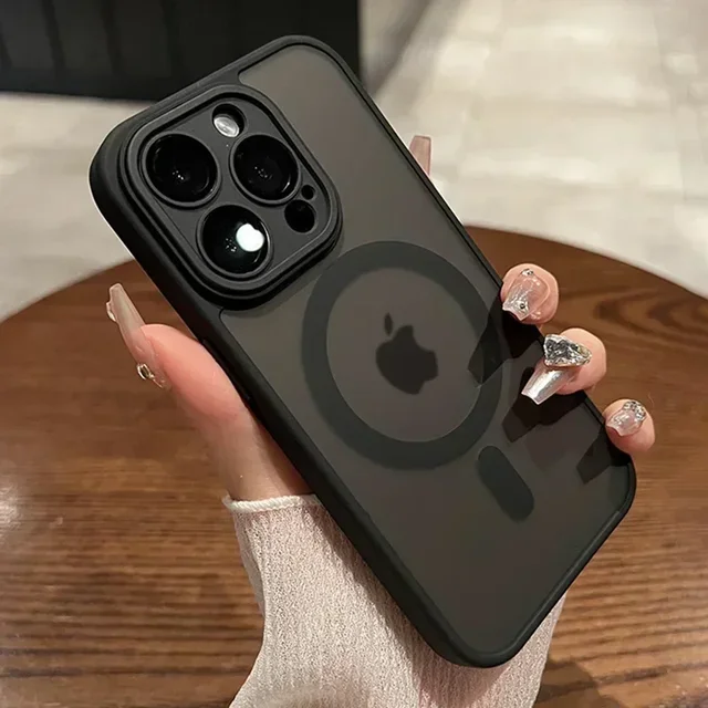 Magnetyczne etui do bezprzewodowego ładowania Magsafe Matte Armor do iPhone'a 11 12 13 14 15 Pro Max Plus Wstrząsoodporna osłona obiektywu