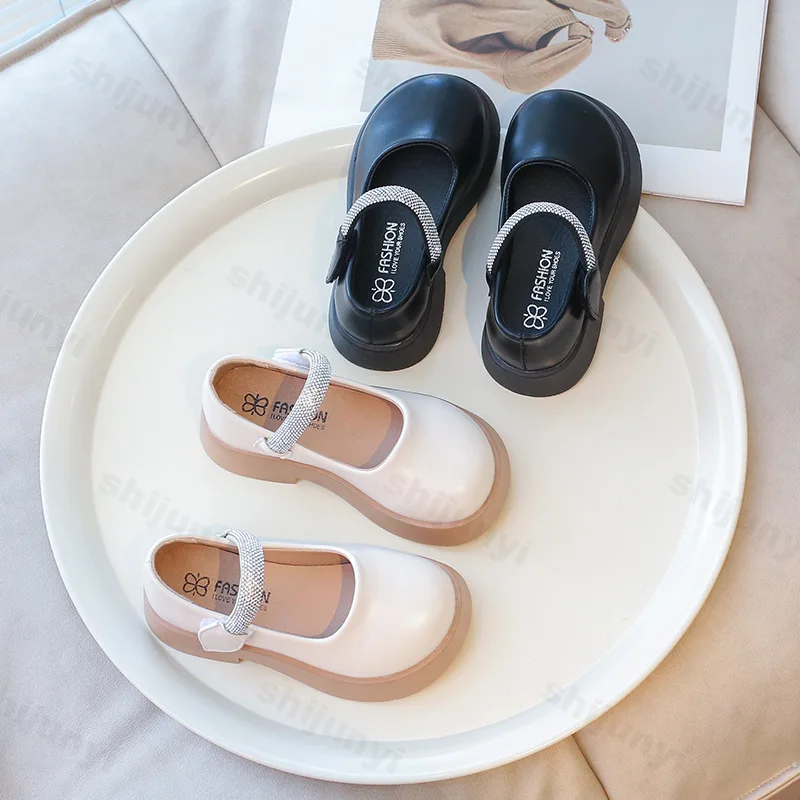 Girls Princess PU Leather Shoes 2026 Spring Autumn Glossy Fashion Kids Sweet Rhinestone Dress Shoes Children Performance Shoes