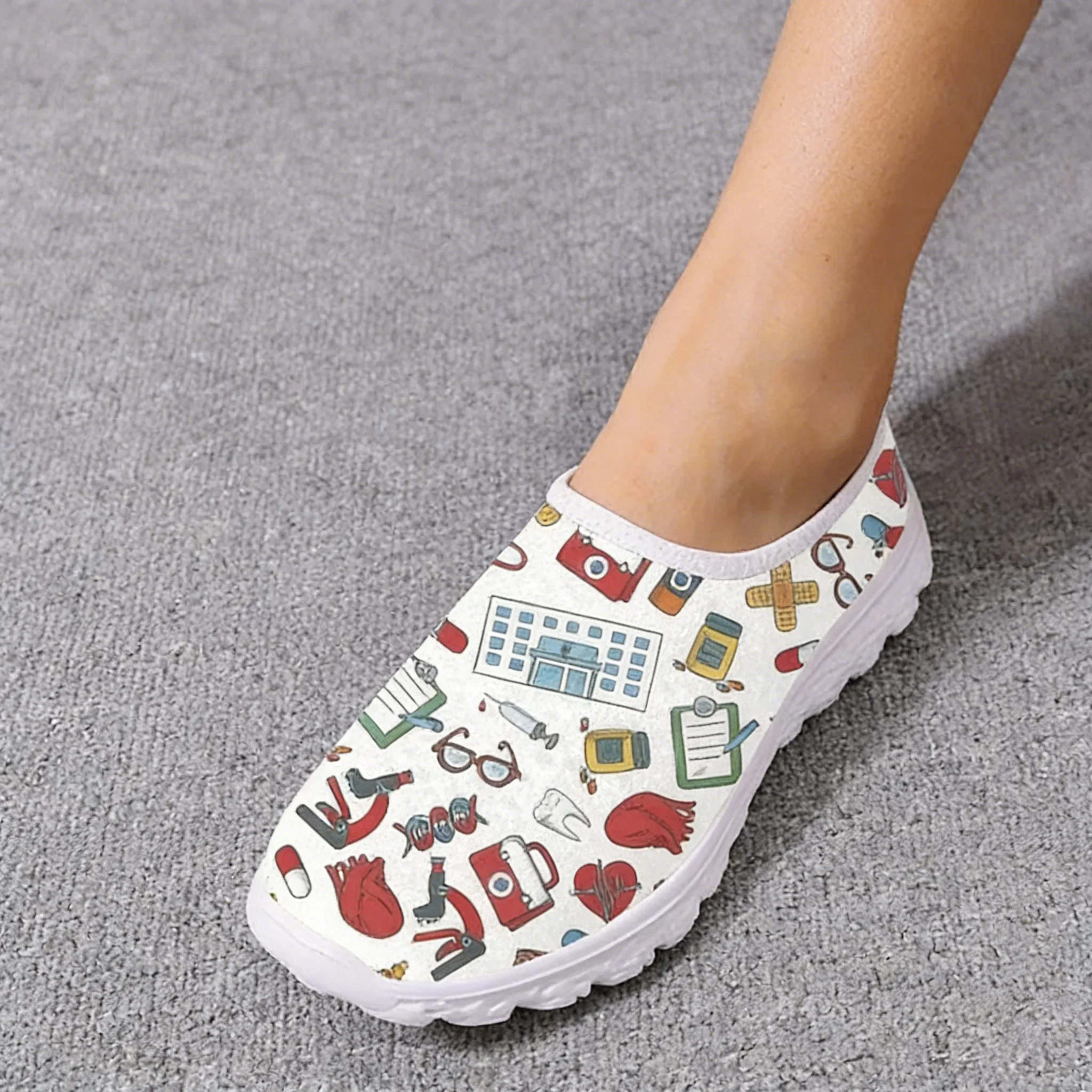 Casual Slip On Nurse Shoes For Woman Medical Tool Pattern Flat Sneakers For Hospital Worker Ladies Light Loafers