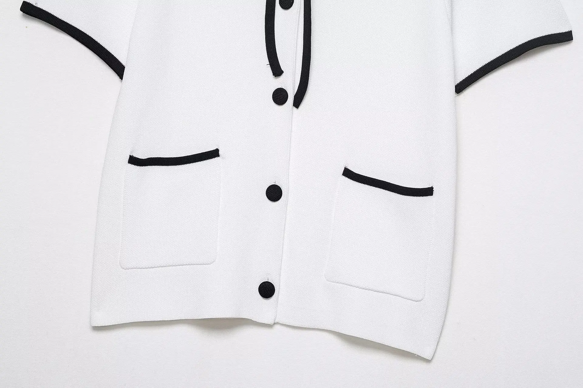 2025 inizio autunno francese piccola fragranza stile collana cardigan a maniche corte lavorato a maglia con lacci nuova top da donna