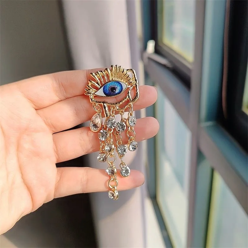 Европейская и американская преувеличенная брошь с голубыми глазами, женская брошь в стиле ретро с кисточками в стиле барокко, нишевый аксессуар в виде цветка на груди