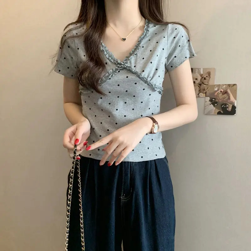 

2024 Summer New Women's Pullovers Spliced Lace V-Neck Polka Dot T-shirt Stylish Slim All-match Commuter Short Sleeve Sweet Tops