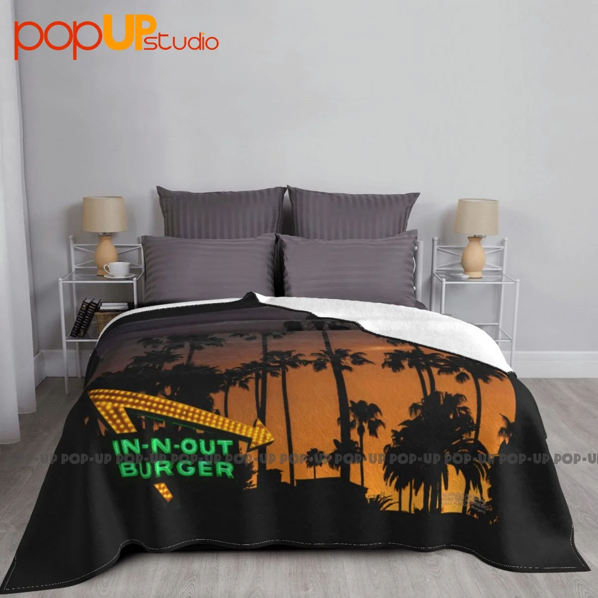 In-N-Out Burgers California Sunsets & Palm Trees Blanket Classic Ultra-Soft Home Decotation