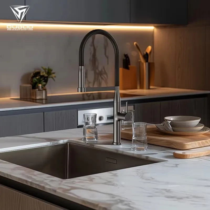 

Luxury Kitchen Faucet Brass Popular Fashion Gun Grey Gold Pull Out Kitchen Faucet Hot cold water Flexible Kitchen sink Tap,Black