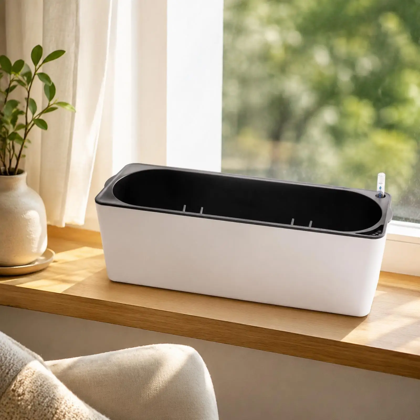 Self-Watering Plant Pot with Water-Level Gauge Low-Maintenance Self-Watering Plant Pot with Water Level Indicator
