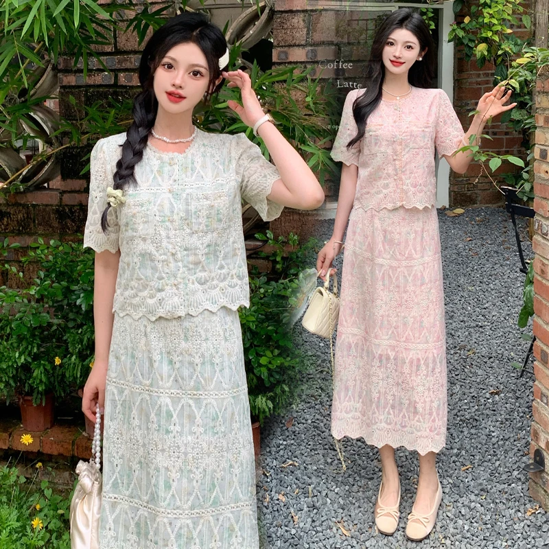

Fashionable Large Size Lace Short Sleeve Top And Hollow out Embroidery Skirt Two Piece Set for Women Spring Summer Outfit