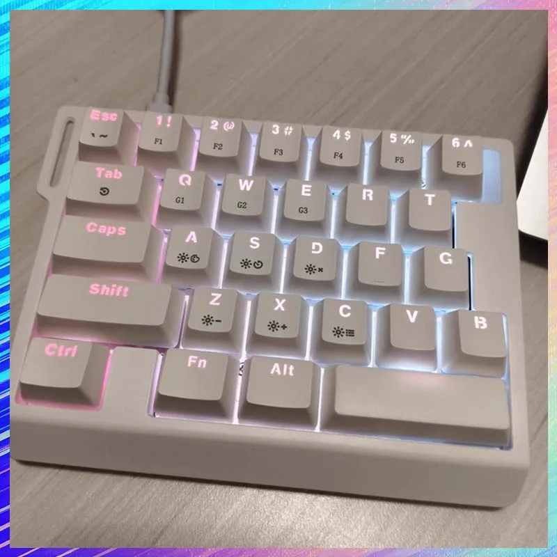 

Механическая игровая клавиатура HE30 с магнитными переключателями, частота отклика 8000 Гц, быстрое откликающееся макро, функция одноклавишного макроса, для киберспорта, для одной руки