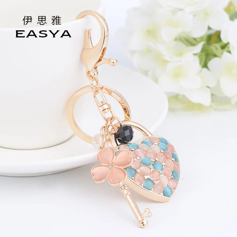 Z2w Korean Version Inlaid Diamond Opal Love Car Key Chain Pendant Fashion Creative Four-Leaf Clover Bag Pendant Wholesale