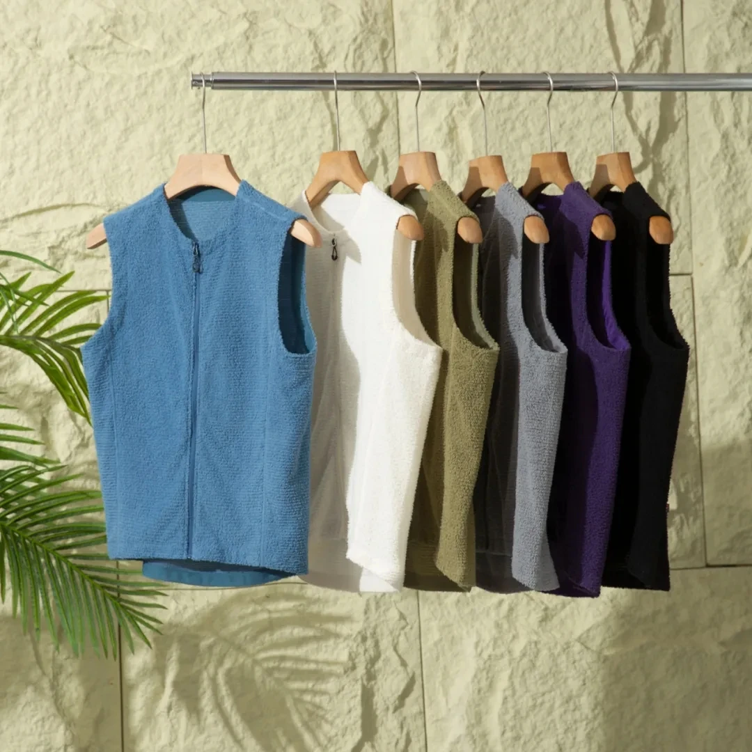 

Легкий уличный жилет из флиса для мужчин, серия SLE, с наплечными подушками, модный городской стиль, круглый вырез, на молнии