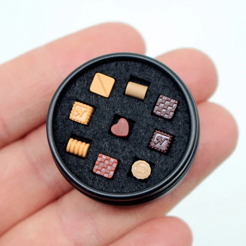 1 Juego de casa de muñecas, crema, Chocolate, lata negra, caja de regalo, modelo de comida de simulación en miniatura, juguetes, accesorios de decoración para casa de muñecas