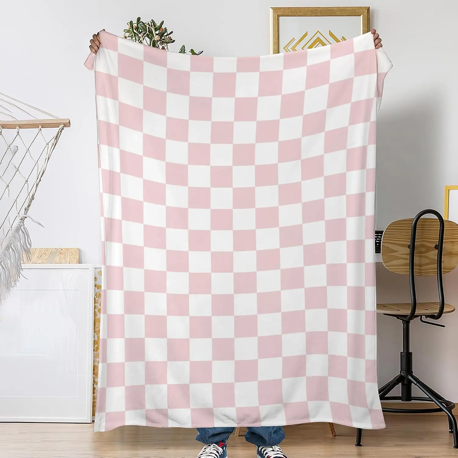 Oversized Pink and White Checkered Gingham Blanket Throw for Couch Bed Picnic Cozy Decor Winter Season 150x200cm Giant Soft Knit
