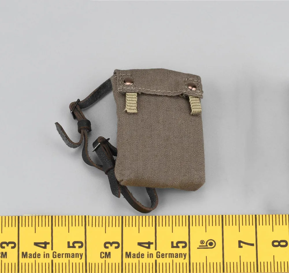 1/6 DID D80166 wwii ชุดทหารของเล่นมินิโมเดลวัสดุโลหะหมวกกันน็อกที่มีเหรียญเข็มขัดสำหรับ12 "องค์ประกอบฉากแอ็คชั่น