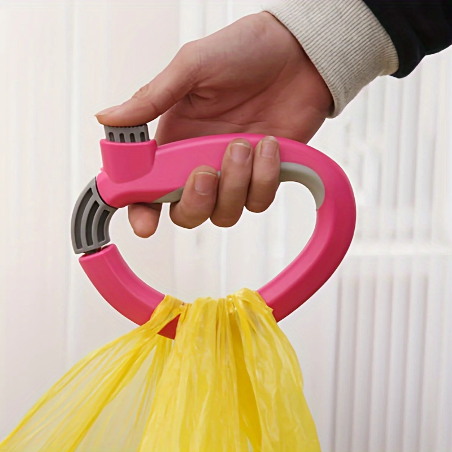 Effortless Bag Holder - Self-Locking Ergonomic Thumb Carrier for Retail Stores. Sturdy Handle for Boutiques & Supermarkets.