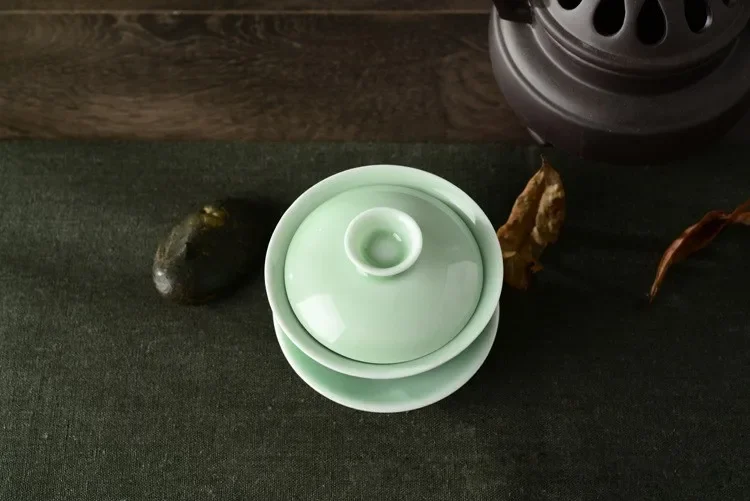 High-quality Chinese traditional Celadon gai wan tea set,China Dehua Bone Tea cup gaiwan tea porcelain teacup tea set kettle