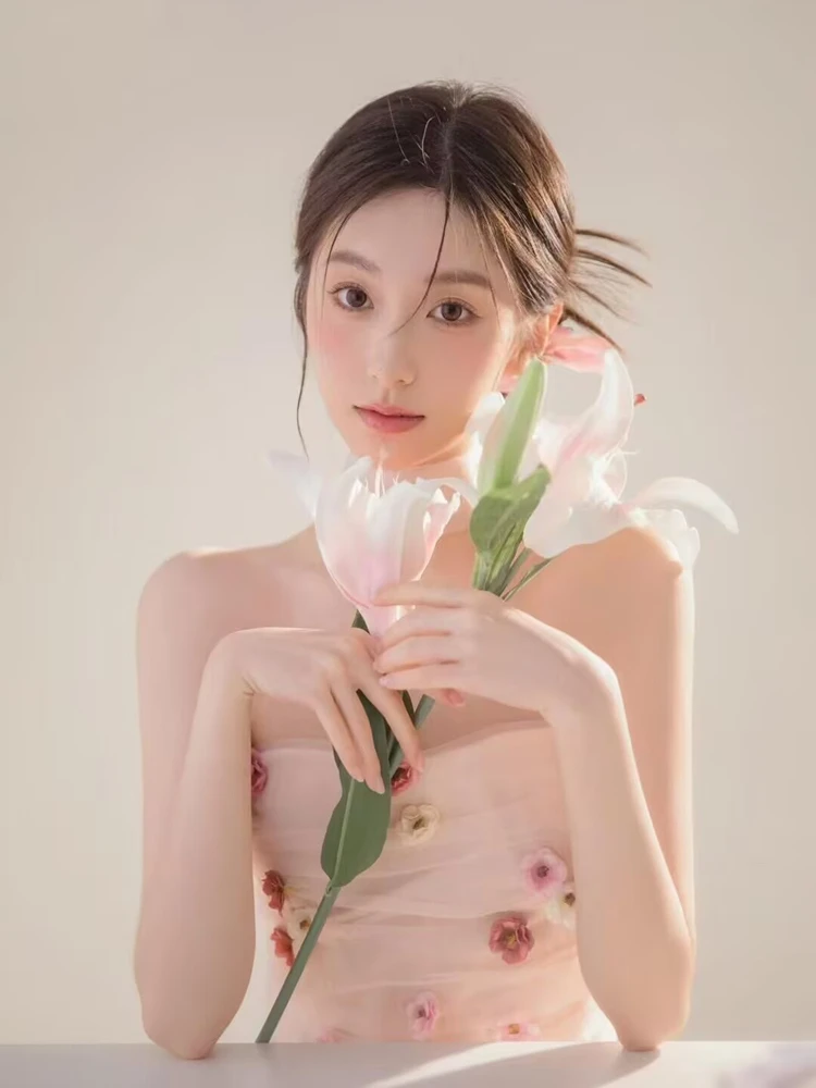 

New Spring Freshness Girl Portrait Photography Theme Korean Sweet Personal Artistic Photo Shooting Clothing Female Fashion