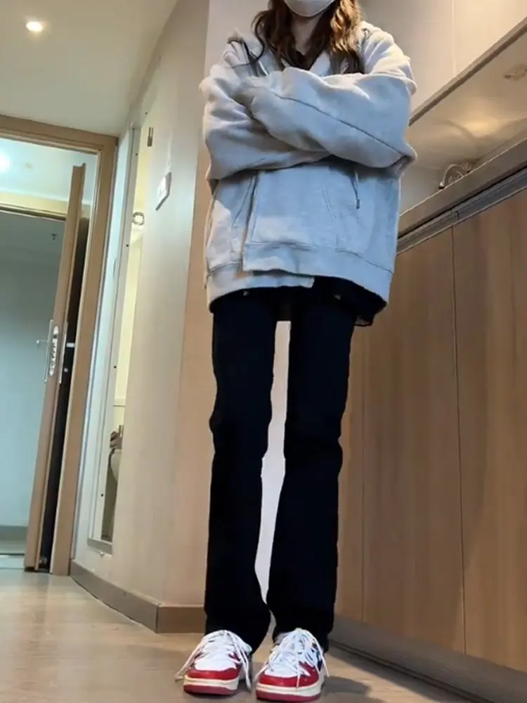 Damskie jeansy bootcut z wysokim stanem, dopasowane, z szerokimi nogawkami, ocieplane polarem, proste, z mieszanki bawełny o wysokiej elastyczności.