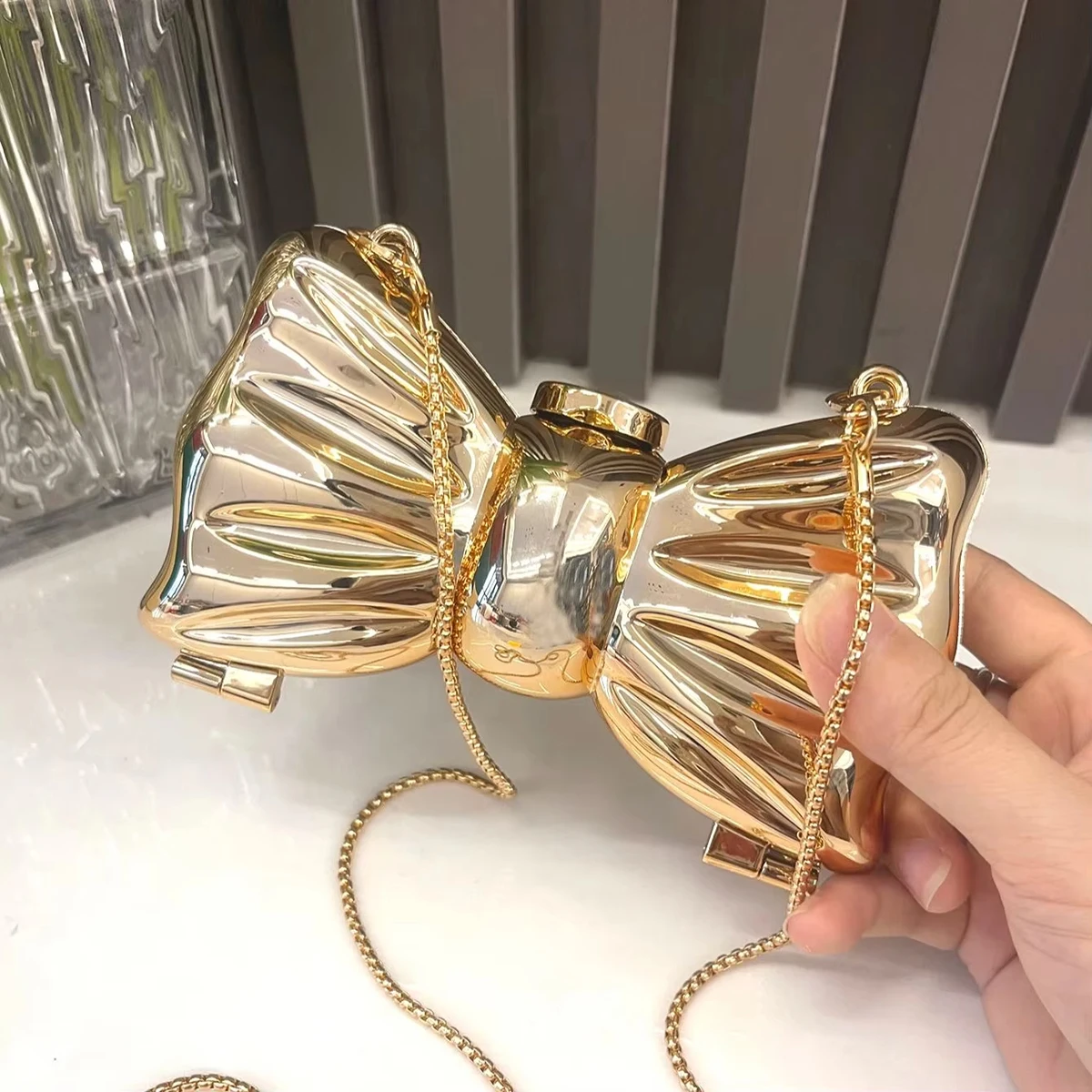 กระเป๋าคลัทช์ดีไซน์หรูหราประดั - Interior Design Gold บทวิจารณ์และราคา
