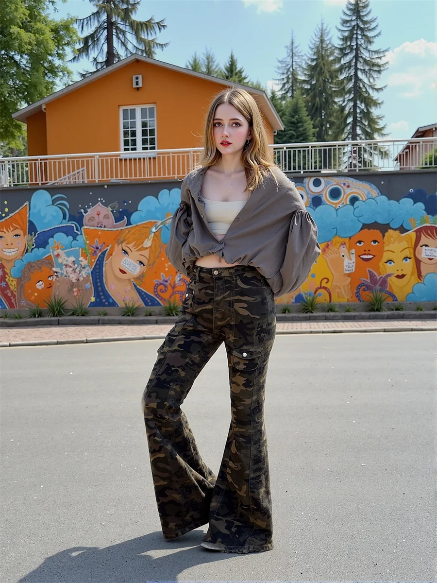 Jeans da pavimento skinny skinny mimetici da donna con gamba svasata pieghettata patchwork effetto consumato strappato a vita alta vestibilità ampia dritta