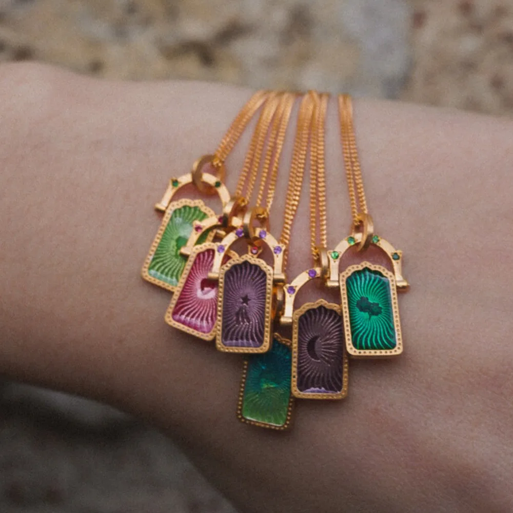 

2026 Fashionable New Independent Store Shaking Tarot Card Colorful Heart Lucky Guardian Pendant Necklace Gift