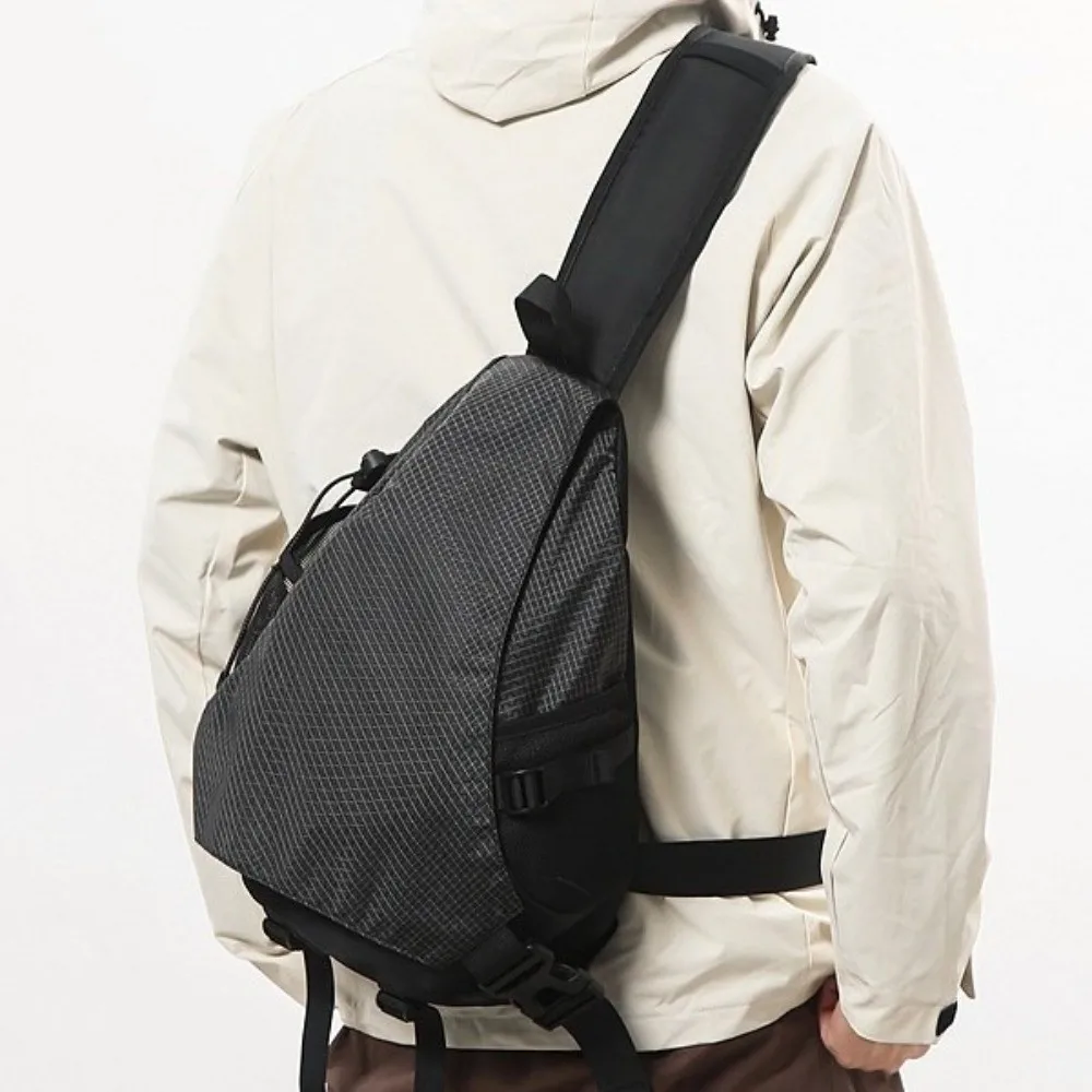 Bolsa de peito para esportes ao ar livre, à prova d'água, grande capacidade, ajustável, nylon, crossbody, estilo japonês, bolsa de ombro masculina