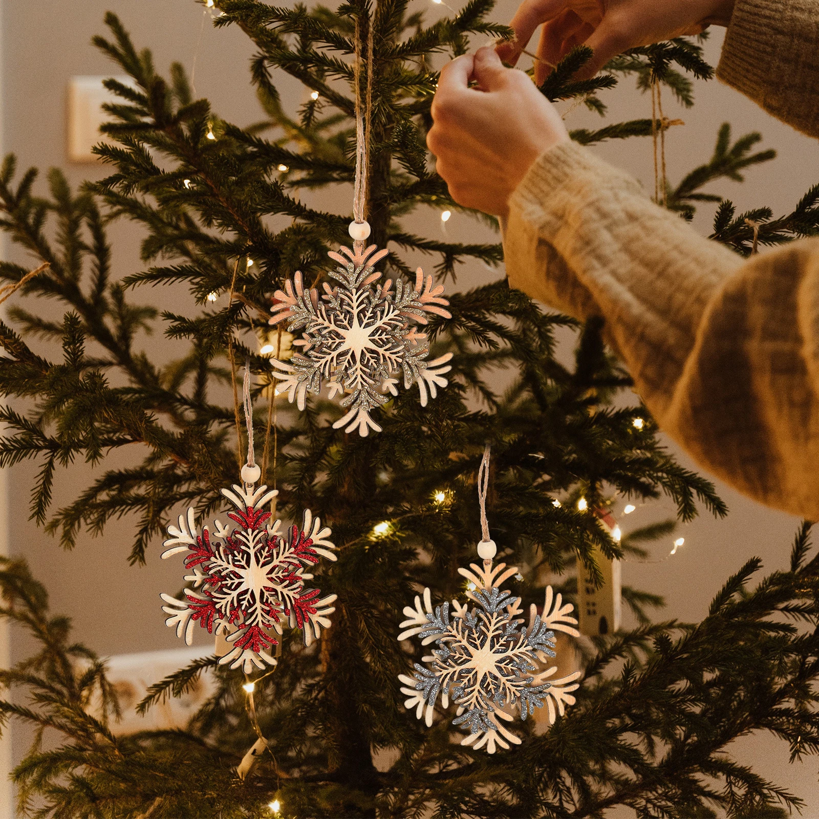 

6Pcs Christmas Wooden Snowflake Pendants Xmas Tree Hanging Decors Indoor Party Ornaments Festive Holiday Decor