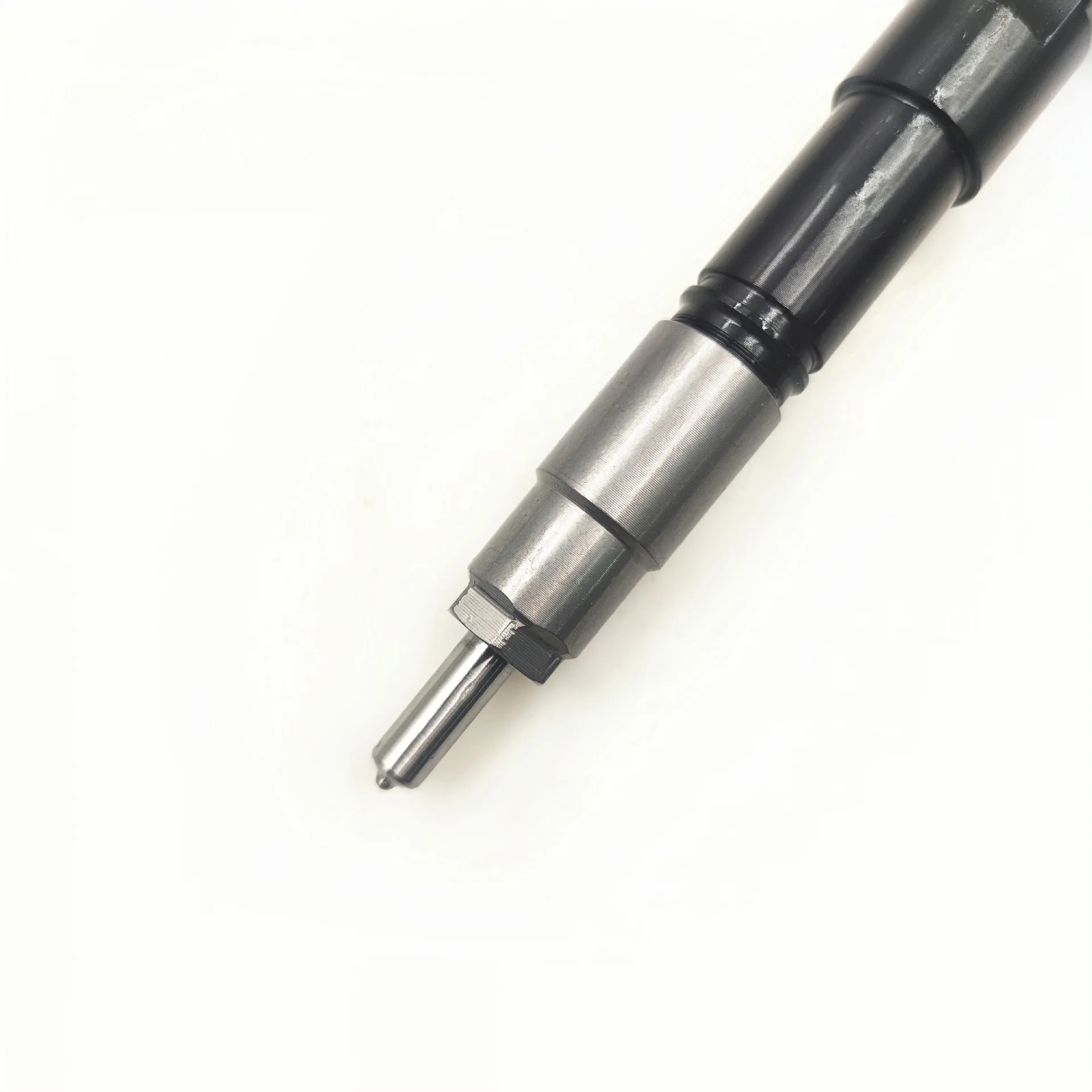 Hoge kwaliteit Common Rail-injector OEM 23670-30400 2367030400   Brandstofinjector voor Toyota Hilux