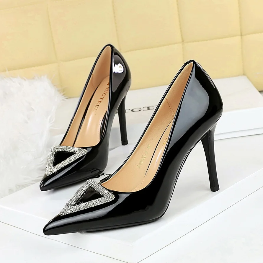 

Европейско-американские банкетные туфли на высоком каблуке 10 см, лакированные кожаные туфли с острым носком и стразами, одинарные туфли на шпильке