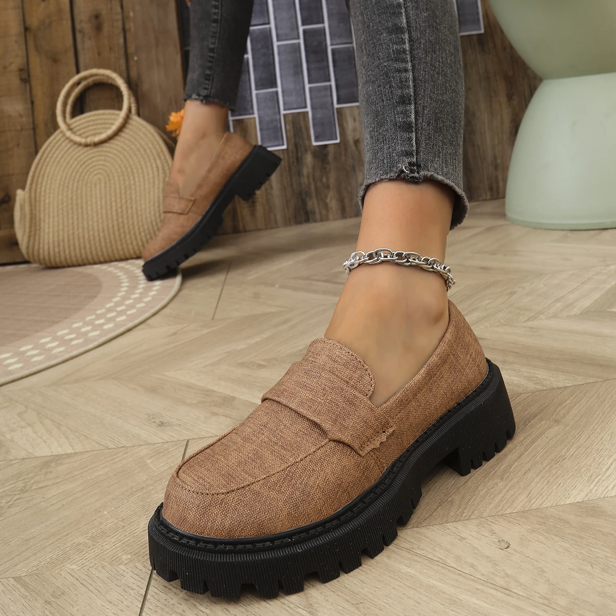 2024 New Autumn Fashion Thick Soled Loafers Women's Flat Cowhide Thick Soled Shoes Round Toe Women's Flat Shoes Handmade