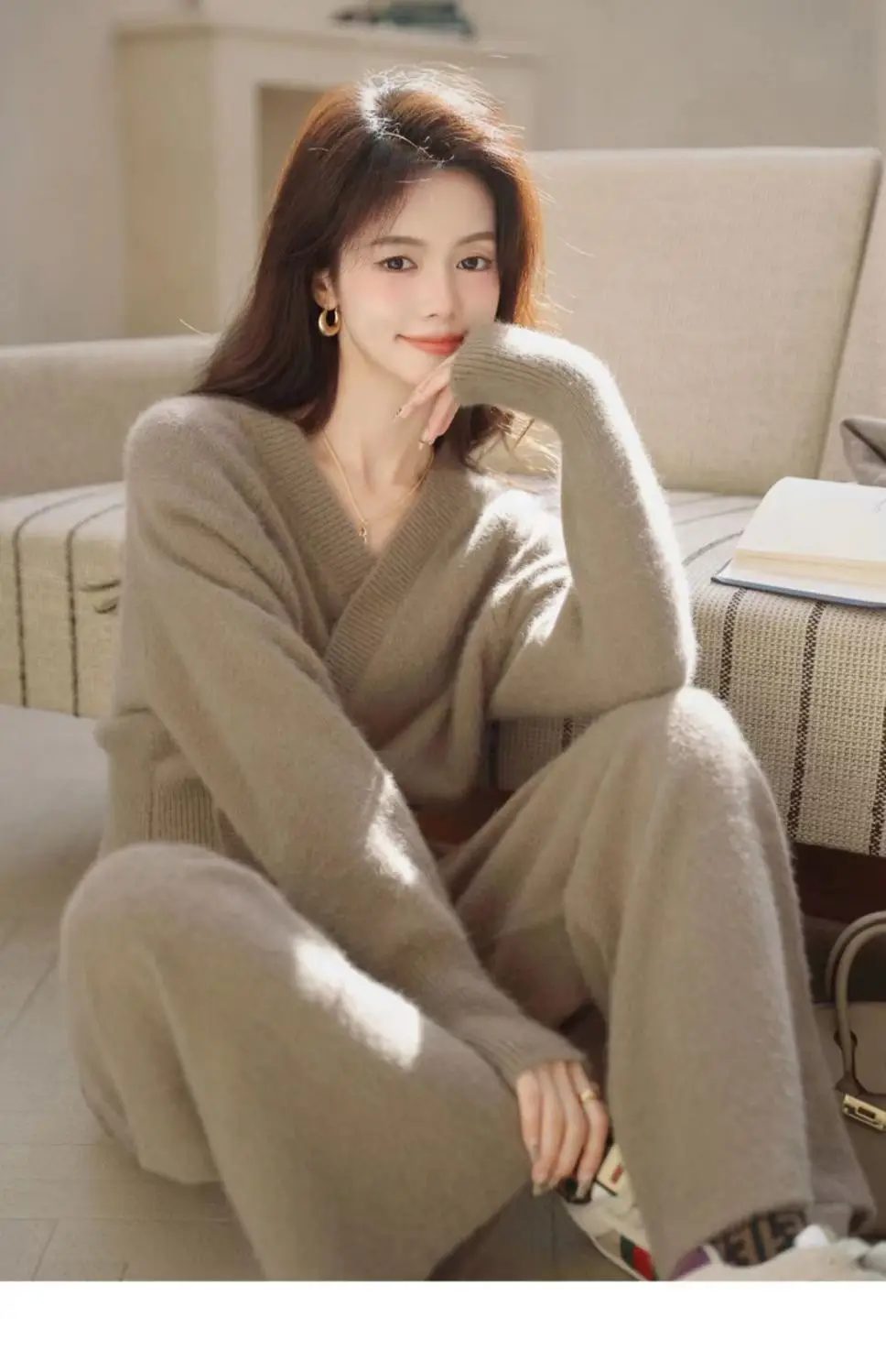 2024 Autumn and Winter Two-piece Set, New Gentle Fried Street High-end French White Knitted Sweater Pants Set