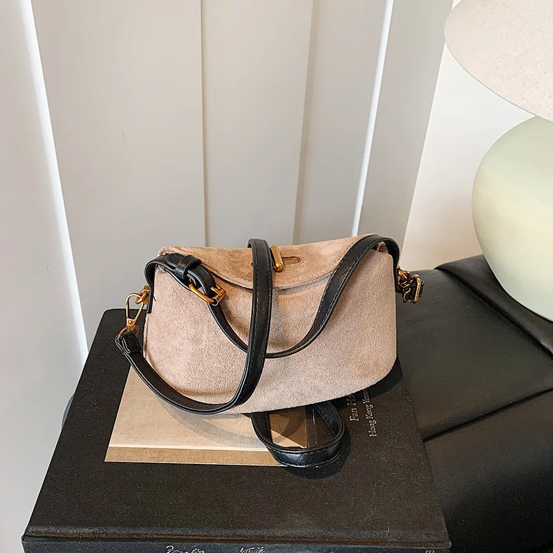 

Новая женская замшевая сумка 2025 года — нишевый дизайн, ретро-стиль, высококачественная, модная и универсальная через плечо через плечо