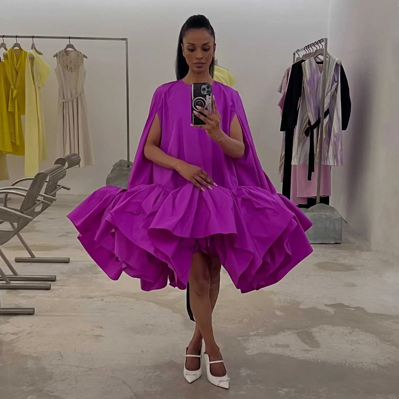 

Яркое фиолетовое мини-платье с рукавами-накидками и оборками, пышное коктейльное платье из тафты, короткое выпускное платье для женщин