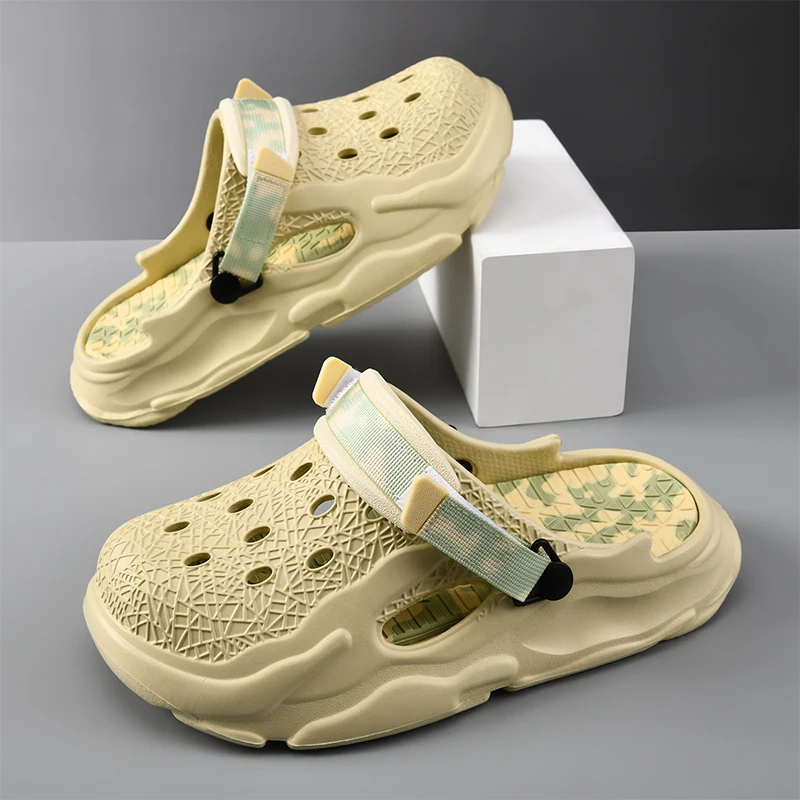 2026 Summer New Men Color Matching Garden Shoes Fashion Trend Simple Comfortable Wear-Resistant Non-Slip Outdoor Sports Sandals