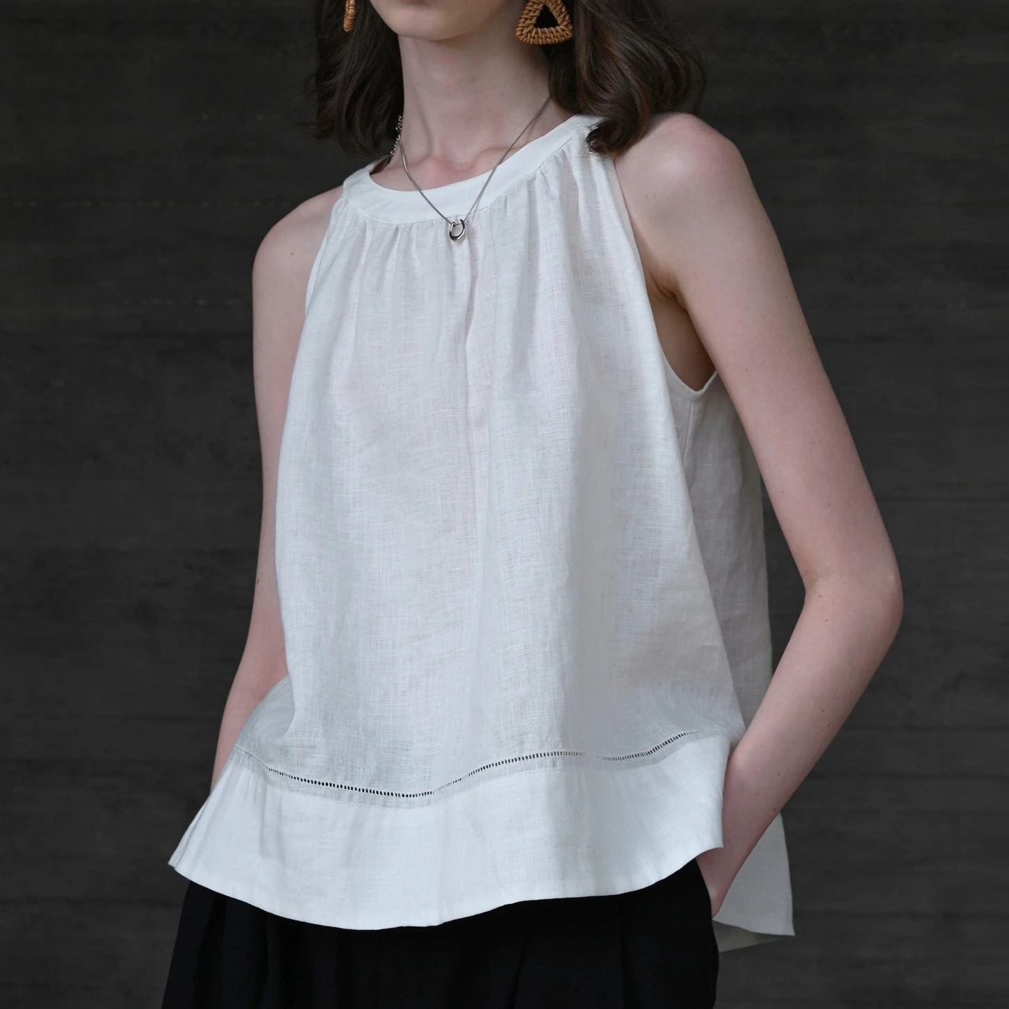 

Pure Linen Neck Top, Summer Round Neck Sleeveless Vest, French Temperament Commuter A-pendulum Halter Top