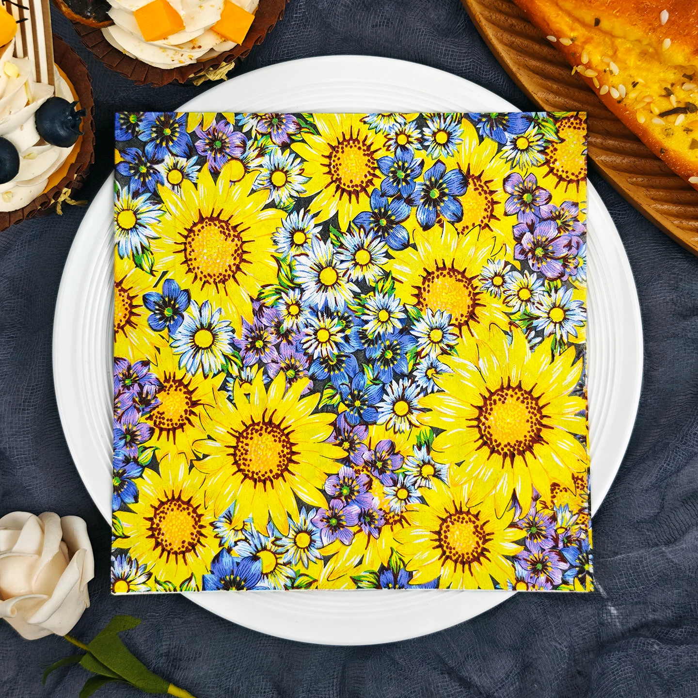 

20/50pcs 33*33cm 2ply Sunflower pattern paper Napkins Suitable for themed parties,Party napkins designed for lively gatherings