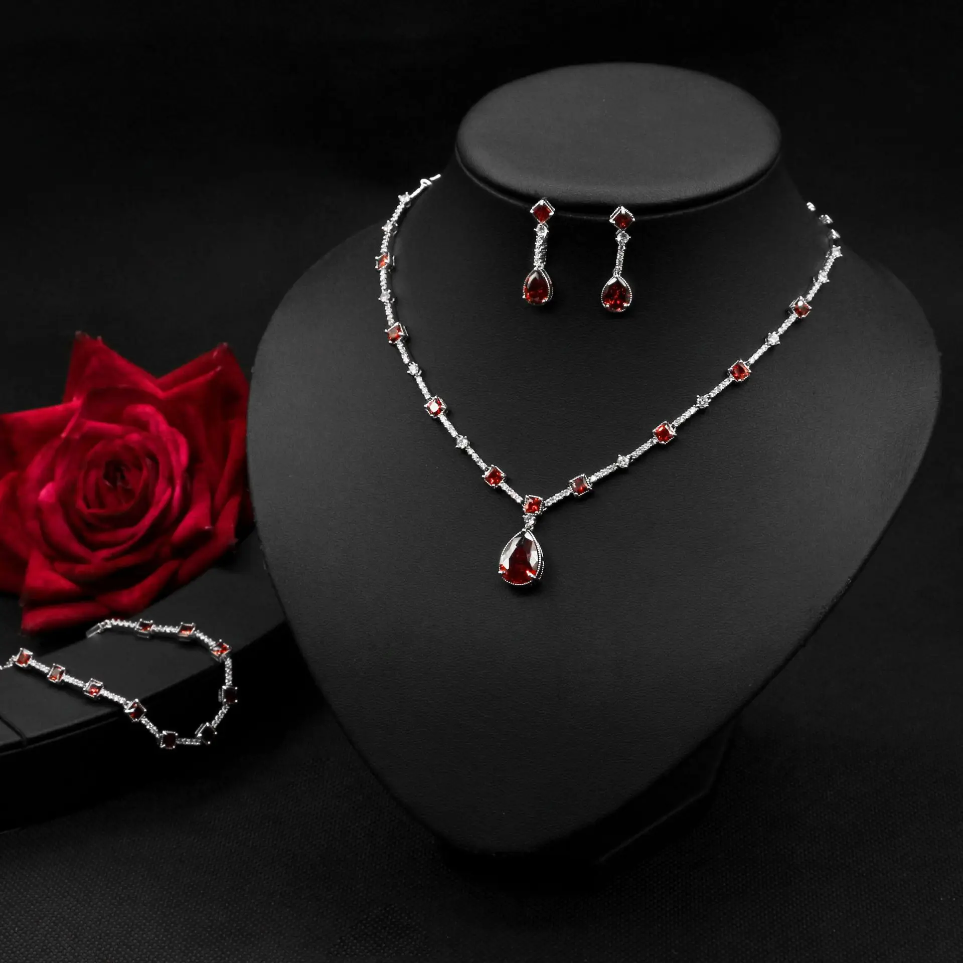 Simulated Diamond Mosang Stone Pigeon Blood Ruby Necklace Set with Water Drop Necklace