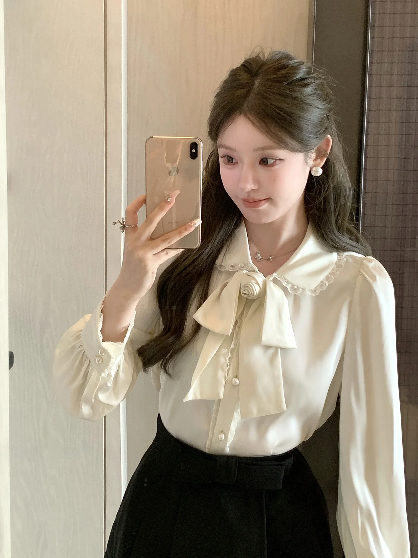 

FanyFloss повседневный жемчужный кружевной кукольный воротник irt женский базовый слой OL irt узел французский Sle украшение на пуговицах