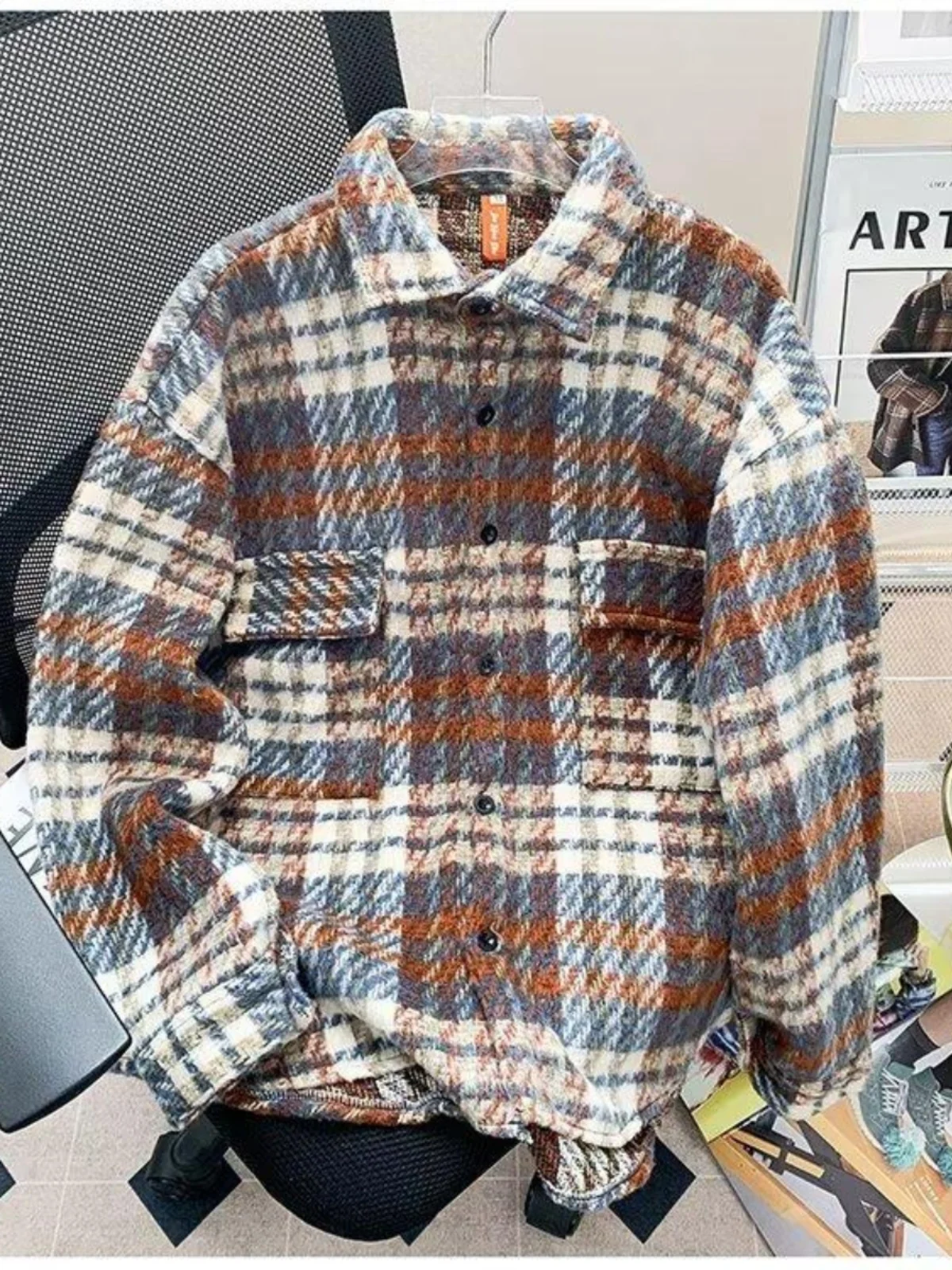 

Мужское шерстяное пальто в клетку Ele: свободный крой, осенне-зимняя коллекция, модная куртка в стиле Lazy Chic, верхняя одежда, молодежный дизайн Vitali