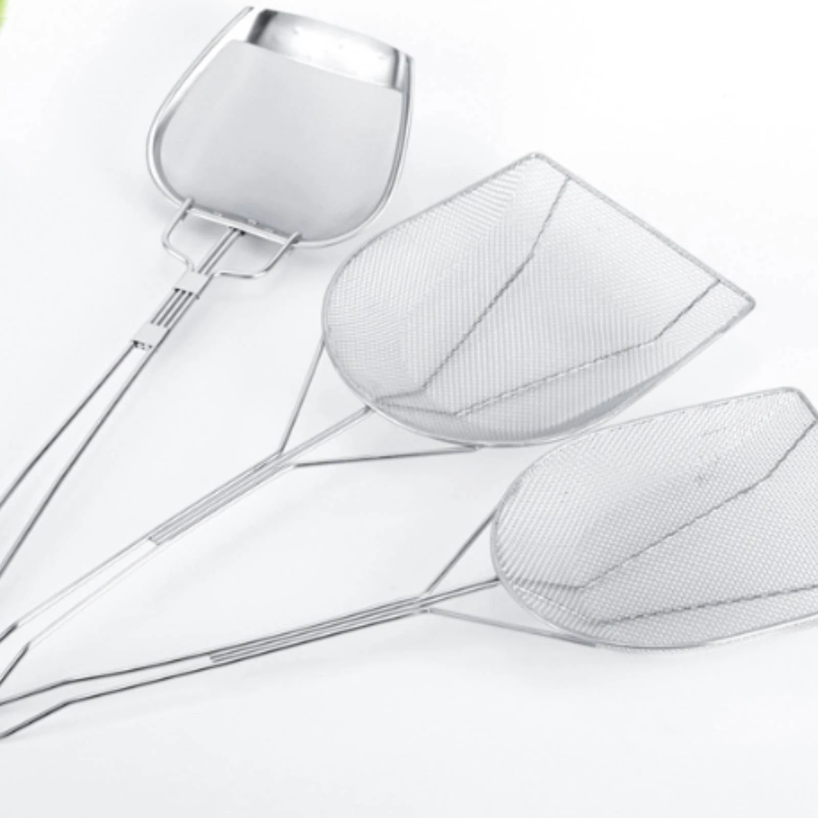 Oil-Straining Scoop Stainless Steel Strainer Spoon with Handle Straining Scoop Fine Mesh Web Strainer Hanging Loop for Cooks