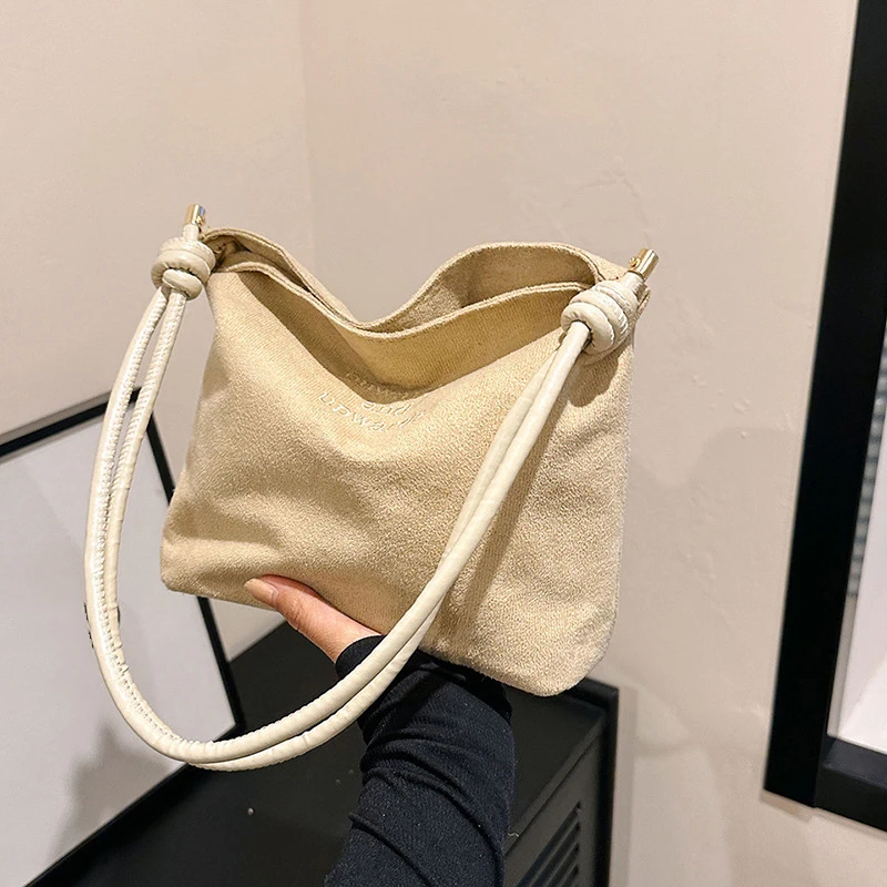 Damen-Handtasche aus Wildleder mit großer Kapazität und Buchstabenmuster, magnetische Schnalle, Samt, PU-Unterarmtasche im Retro-koreanischen Stil – Detail 23