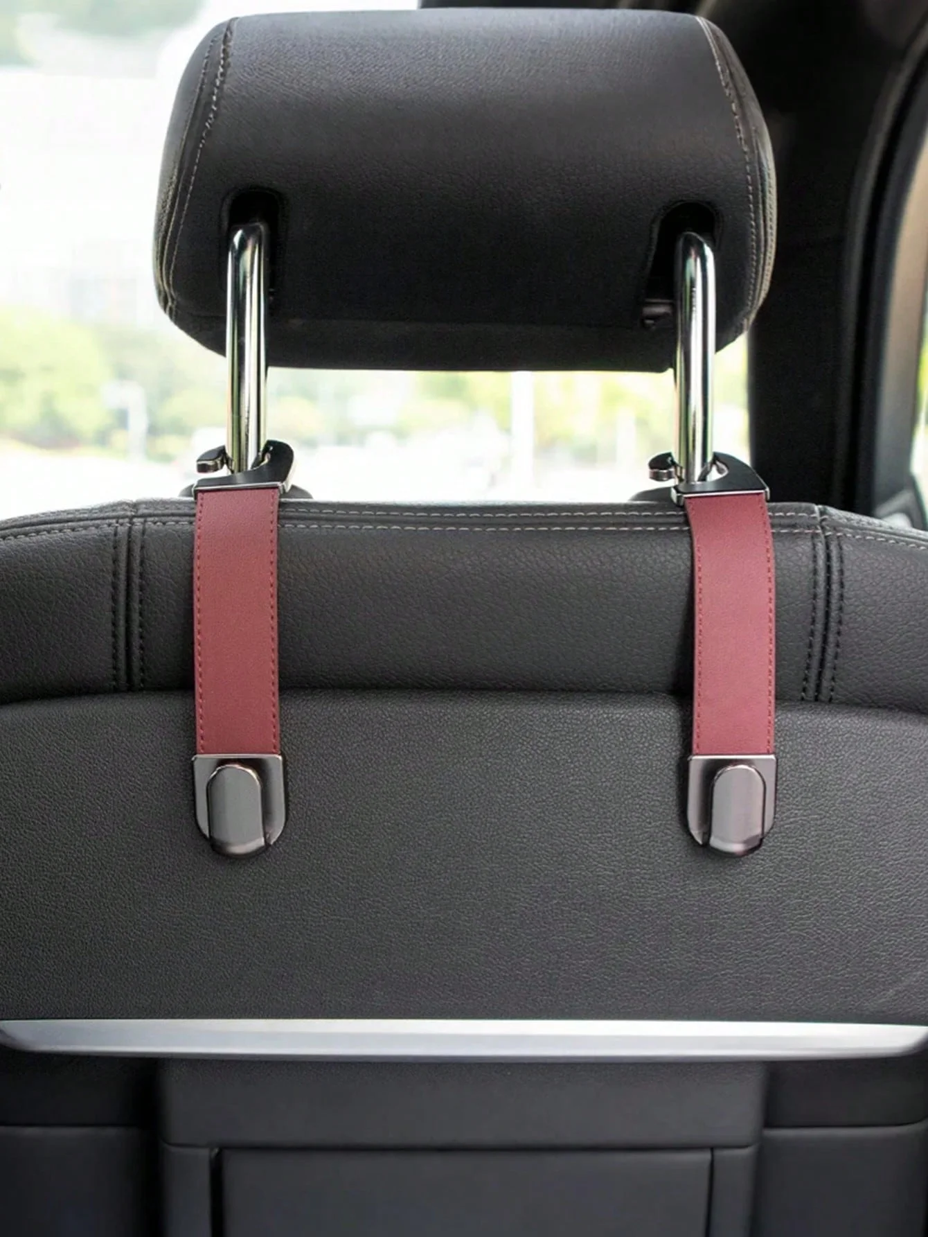 خطاف خلفي لمقعد السيارة مخفي، معدن وجلد قوي، منظم خلفي (حقائب ظهر/زجاجات/حقائب)، قابل للطي، مصنوع من خليط معدني مقاوم للخدش #1
