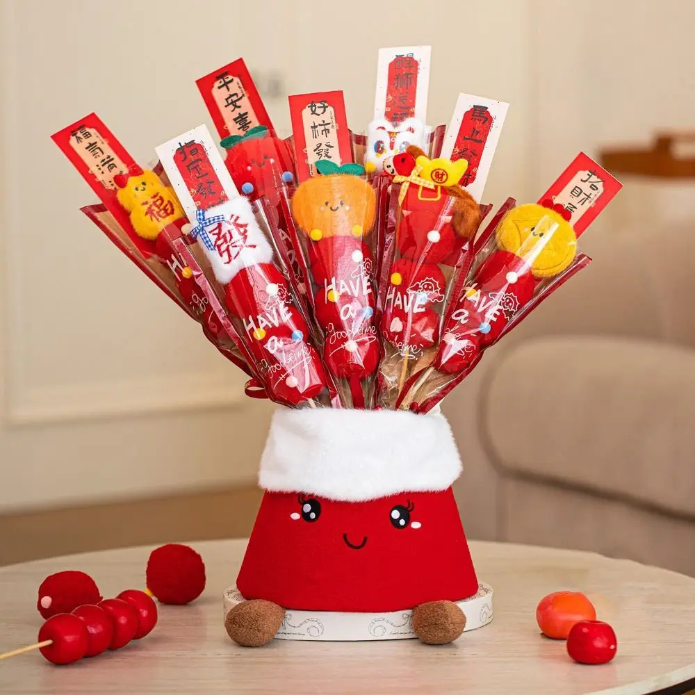 صور الدعائم الإبداعية السنة الجديدة ألعاب من نسيج مخملي مضحك لطيف Tanghulu دمية محشوة الأحمر جو احتفالي الجليد الحلوى القرع باقات لعبة أطفال #3