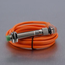LM12-3304 12MM Embeded Type Proximity Sensor with Wire Plug-In Connector 4MM Detection Distance NPN/PNP Output IP67 Waterproof