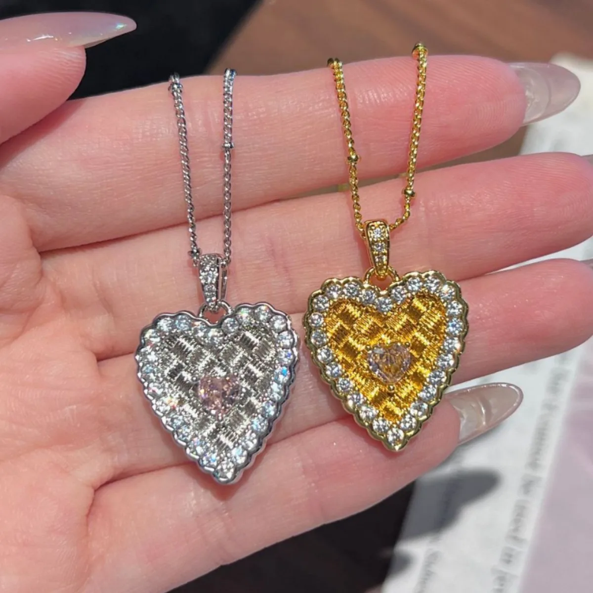 Grid Checkered Heart CZ Necklace 18K Gold Plated Cubic Zirconia Border Textured Heart Pendant Dainty Chain Women Fashion Jewelry